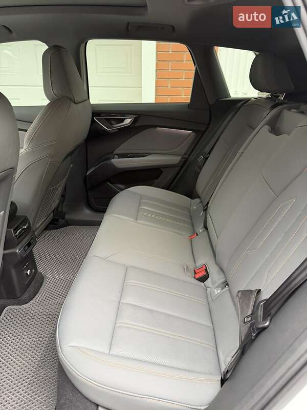 Позашляховик / Кросовер Audi Q4 e-tron 2023 в Києві