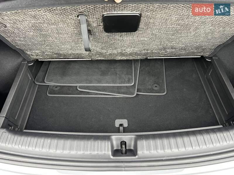 Позашляховик / Кросовер Audi Q4 e-tron 2024 в Одесі