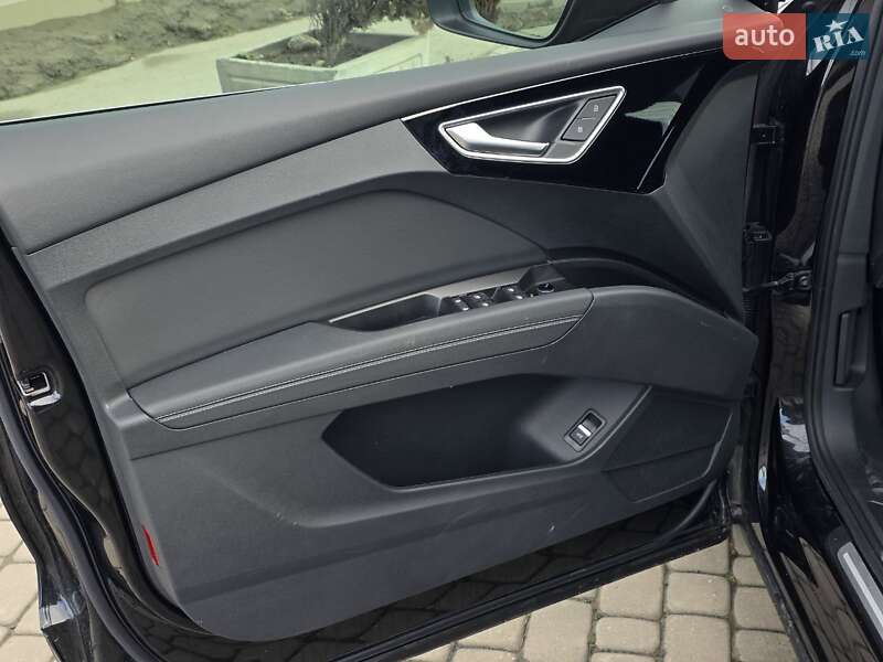 Внедорожник / Кроссовер Audi Q4 e-tron 2023 в Тернополе