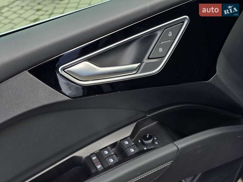 Внедорожник / Кроссовер Audi Q4 e-tron 2023 в Тернополе