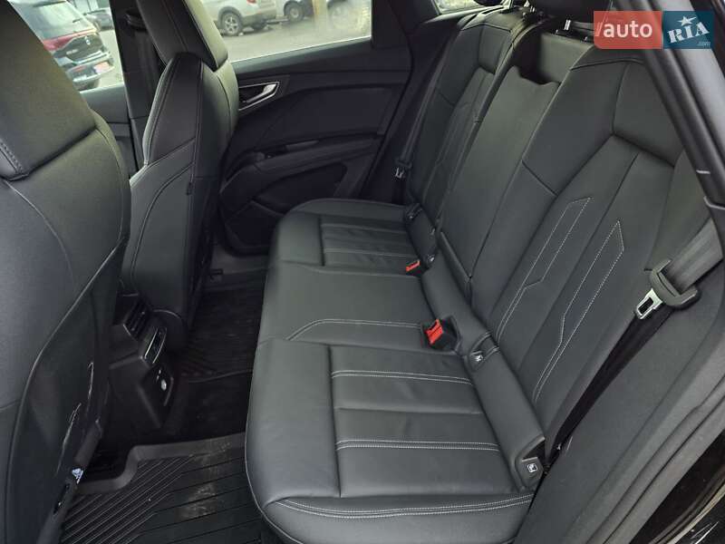 Внедорожник / Кроссовер Audi Q4 e-tron 2023 в Тернополе