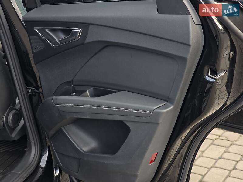 Внедорожник / Кроссовер Audi Q4 e-tron 2023 в Тернополе