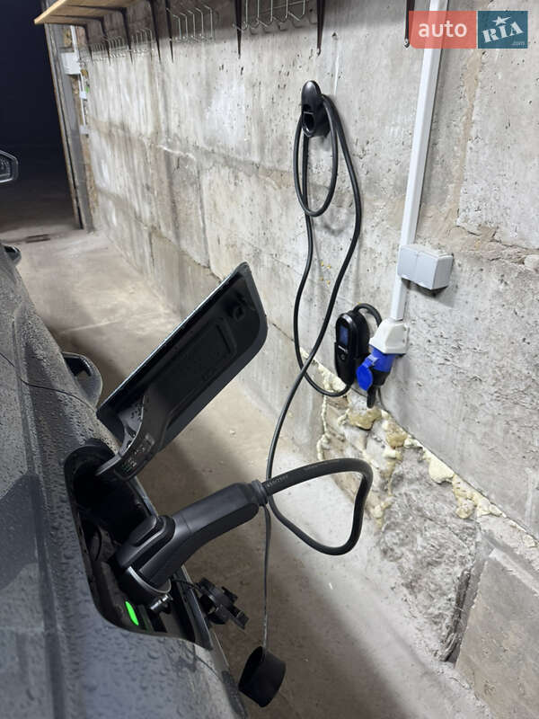 Позашляховик / Кросовер Audi Q4 e-tron 2023 в Києві фото 14 Позашляховик / Кросовер Audi Q4 e-tron 2023 в Києві