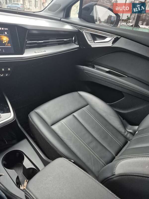 Позашляховик / Кросовер Audi Q4 e-tron 2021 в Полтаві