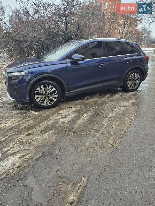 Позашляховик / Кросовер Audi Q4 e-tron 2021 в Полтаві