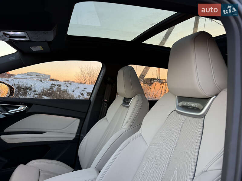 Внедорожник / Кроссовер Audi Q4 e-tron 2022 в Львове
