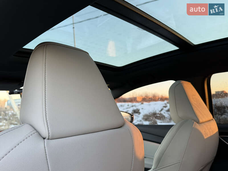 Внедорожник / Кроссовер Audi Q4 e-tron 2022 в Львове