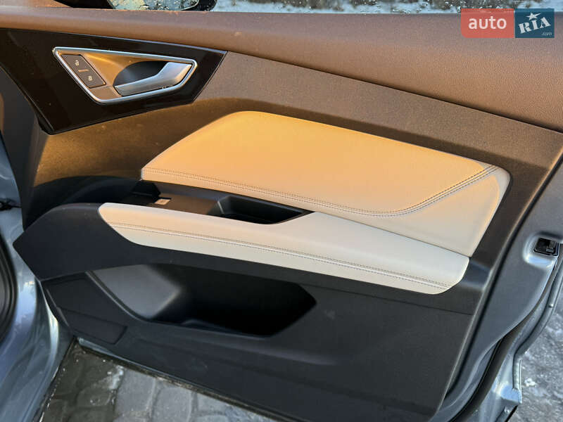 Внедорожник / Кроссовер Audi Q4 e-tron 2022 в Львове