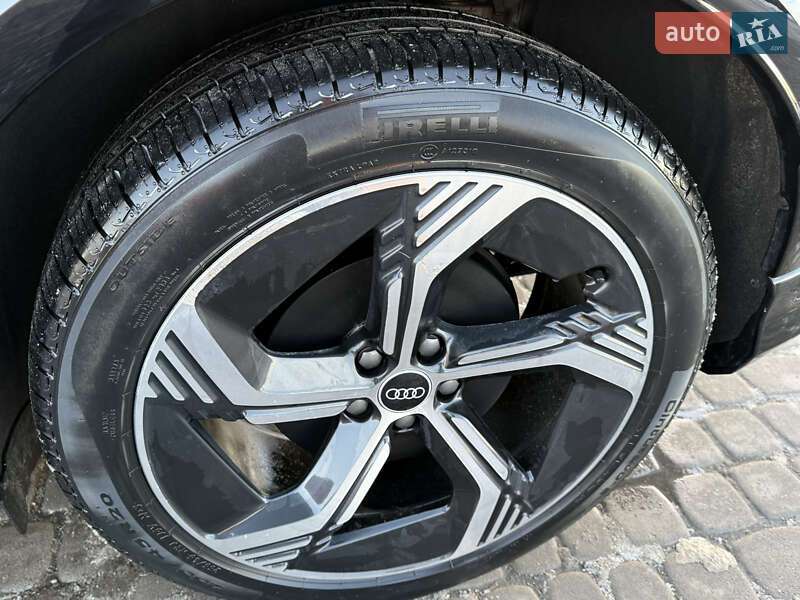 Внедорожник / Кроссовер Audi Q4 e-tron 2022 в Львове