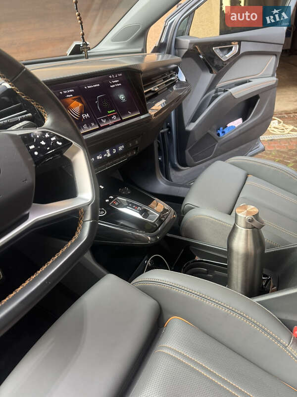 Внедорожник / Кроссовер Audi Q4 e-tron 2024 в Мукачево