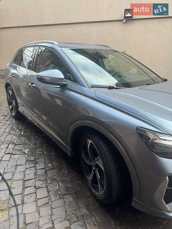 Внедорожник / Кроссовер Audi Q4 e-tron 2024 в Мукачево