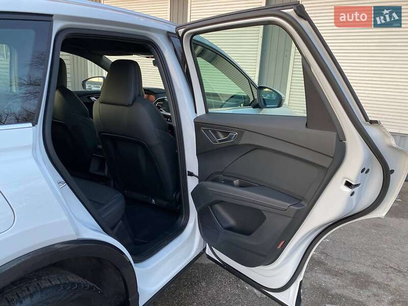 Внедорожник / Кроссовер Audi Q4 e-tron 2022 в Киеве