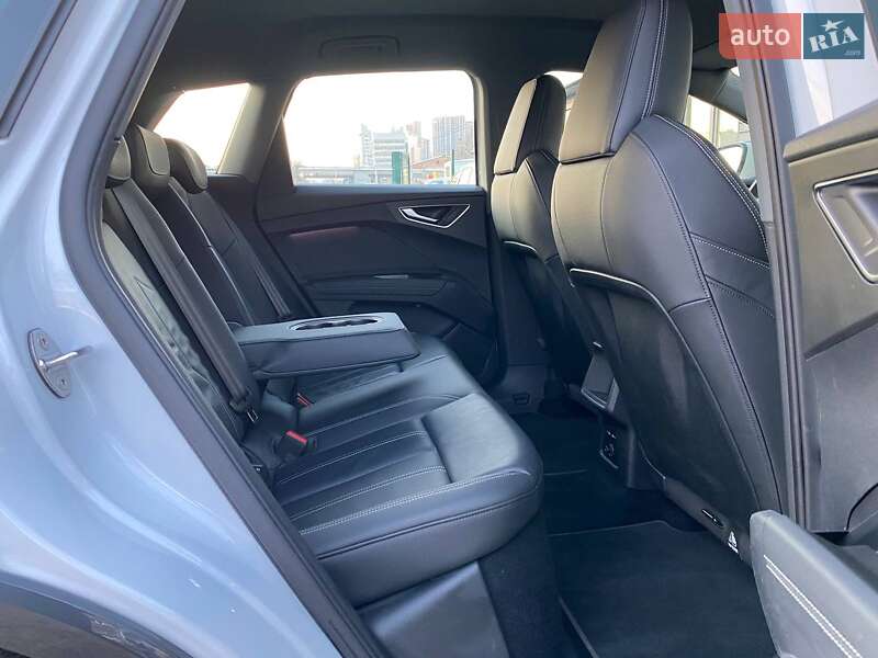 Внедорожник / Кроссовер Audi Q4 e-tron 2022 в Киеве