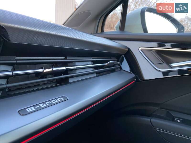 Внедорожник / Кроссовер Audi Q4 e-tron 2022 в Киеве