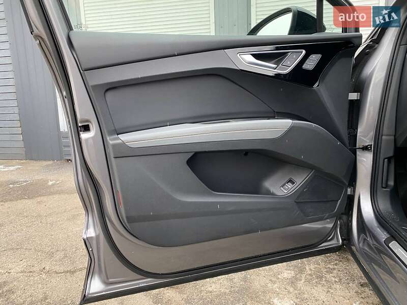 Внедорожник / Кроссовер Audi Q4 e-tron 2021 в Киеве