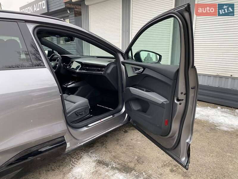 Внедорожник / Кроссовер Audi Q4 e-tron 2021 в Киеве