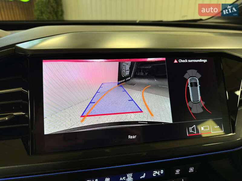 Внедорожник / Кроссовер Audi Q4 e-tron 2024 в Киеве