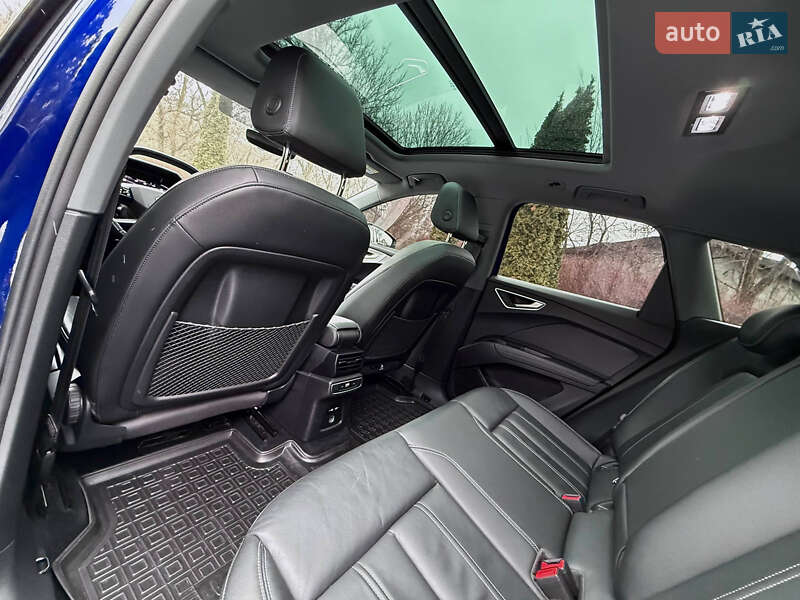 Позашляховик / Кросовер Audi Q4 e-tron 2021 в Дніпрі