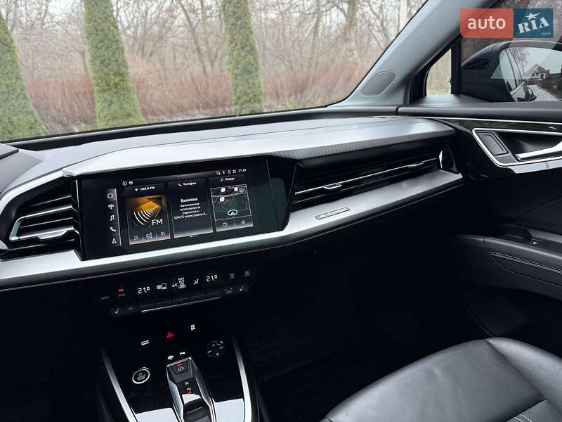 Позашляховик / Кросовер Audi Q4 e-tron 2021 в Дніпрі