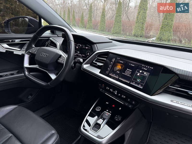 Позашляховик / Кросовер Audi Q4 e-tron 2021 в Дніпрі