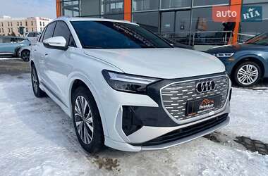Позашляховик / Кросовер Audi Q4 e-tron 2024 в Львові