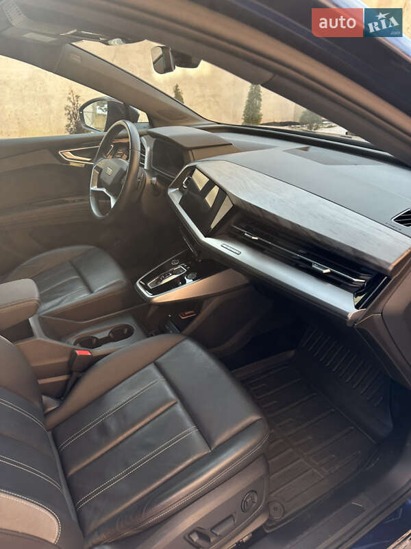 Внедорожник / Кроссовер Audi Q4 e-tron 2022 в Каменец-Подольском