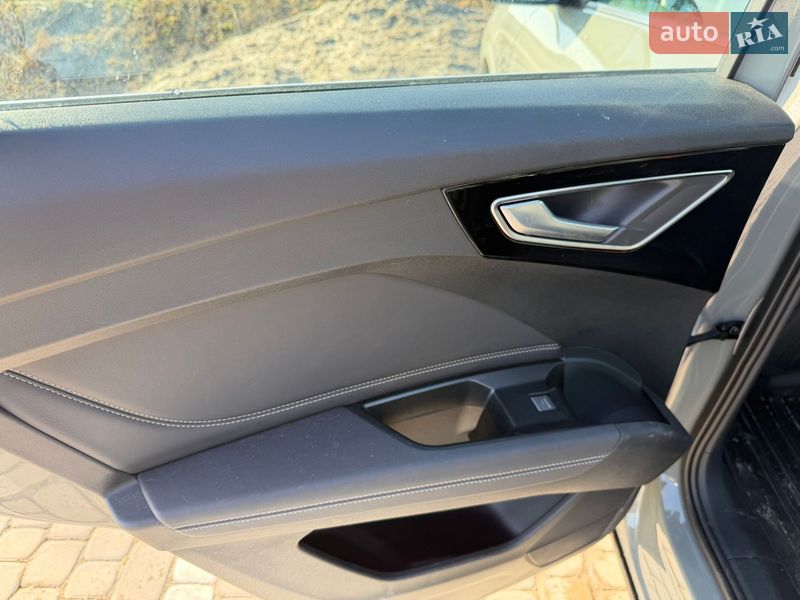 Внедорожник / Кроссовер Audi Q4 e-tron 2025 в Львове