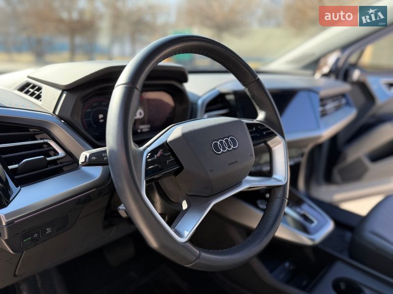 Внедорожник / Кроссовер Audi Q4 e-tron 2023 в Днепре