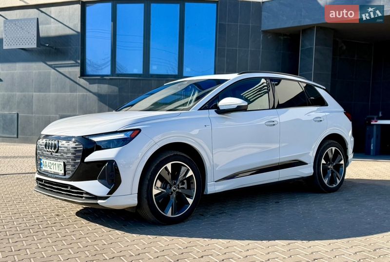 Внедорожник / Кроссовер Audi Q4 e-tron 2023 в Киеве