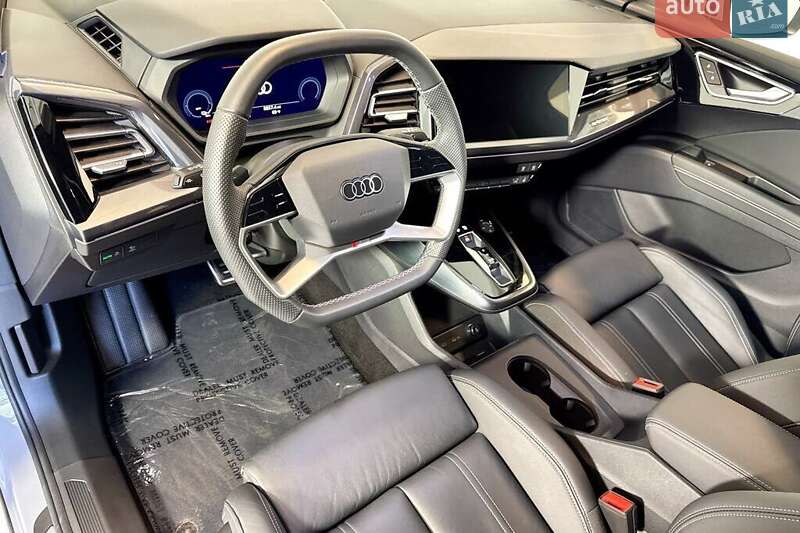 Позашляховик / Кросовер Audi Q4 e-tron 2024 в Львові