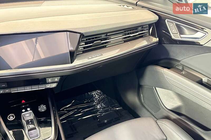 Позашляховик / Кросовер Audi Q4 e-tron 2024 в Львові