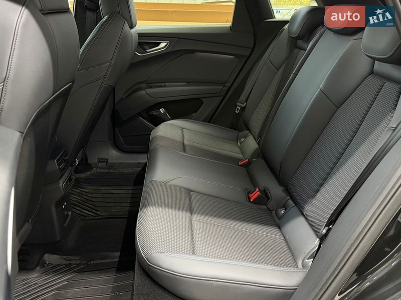 Внедорожник / Кроссовер Audi Q4 e-tron 2024 в Хмельницком фото 16 Внедорожник / Кроссовер Audi Q4 e-tron 2024 в Хмельницком