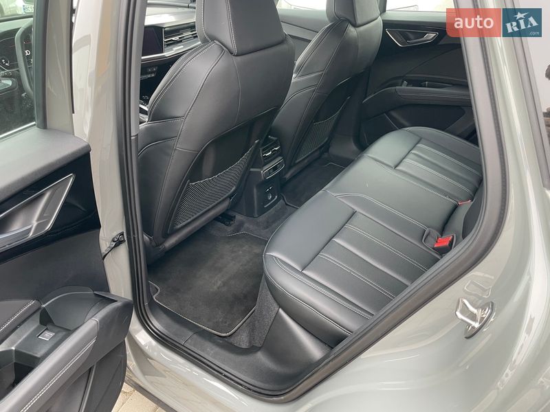 Внедорожник / Кроссовер Audi Q4 e-tron 2024 в Львове