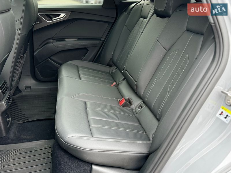 Внедорожник / Кроссовер Audi Q4 e-tron 2022 в Киеве фото 24 Внедорожник / Кроссовер Audi Q4 e-tron 2022 в Киеве