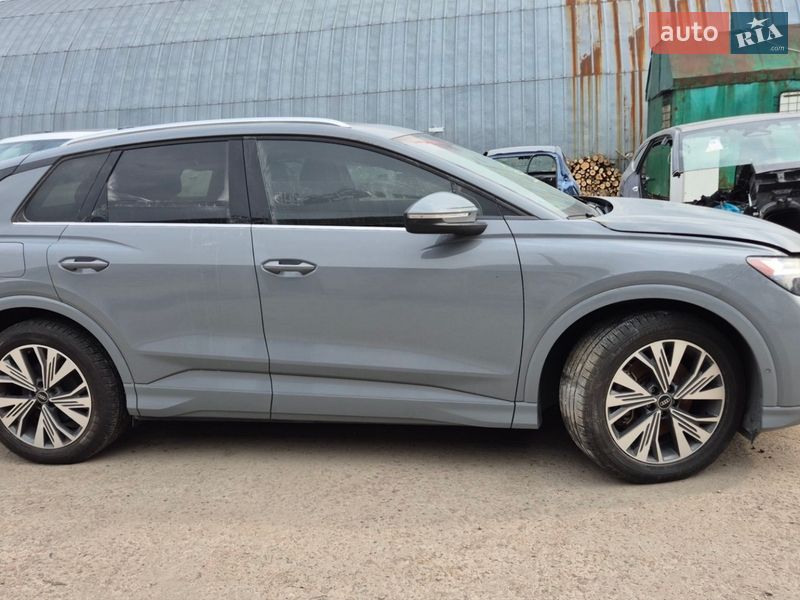 Внедорожник / Кроссовер Audi Q4 e-tron 2023 в Киеве