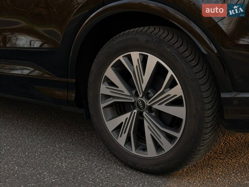 Позашляховик / Кросовер Audi Q4 e-tron 2022 в Дрогобичі