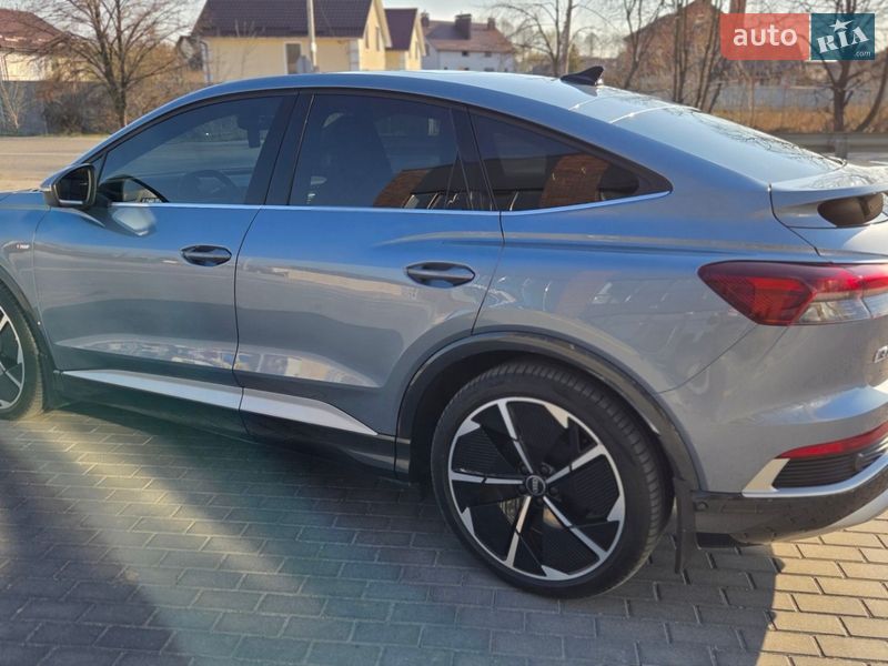 Позашляховик / Кросовер Audi Q4 e-tron 2022 в Вінниці