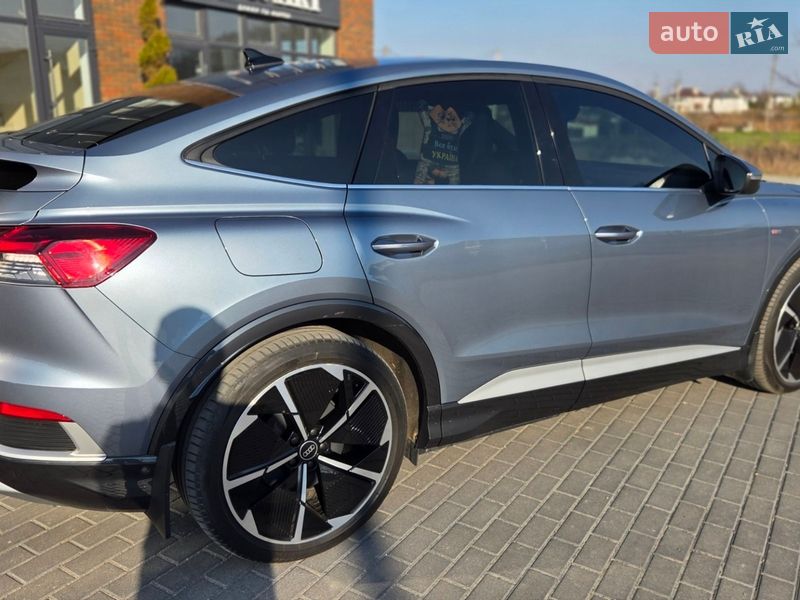 Позашляховик / Кросовер Audi Q4 e-tron 2022 в Вінниці