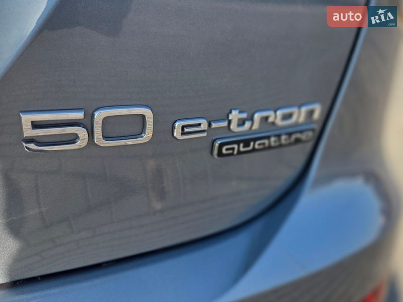 Позашляховик / Кросовер Audi Q4 e-tron 2022 в Вінниці