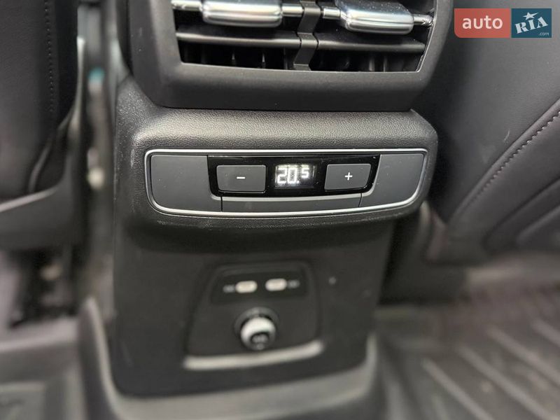 Позашляховик / Кросовер Audi Q4 e-tron 2023 в Києві