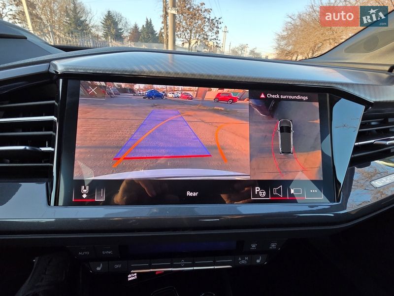 Позашляховик / Кросовер Audi Q4 e-tron 2023 в Одесі