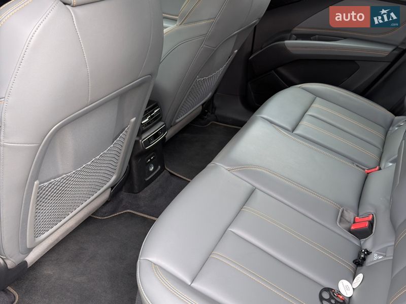 Внедорожник / Кроссовер Audi Q4 e-tron 2024 в Ивано-Франковске