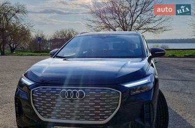 Позашляховик / Кросовер Audi Q4 e-tron 2022 в Миколаєві
