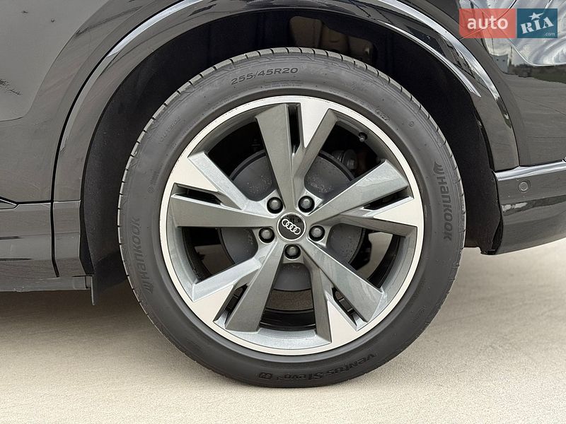 Внедорожник / Кроссовер Audi Q4 e-tron 2023 в Луцке