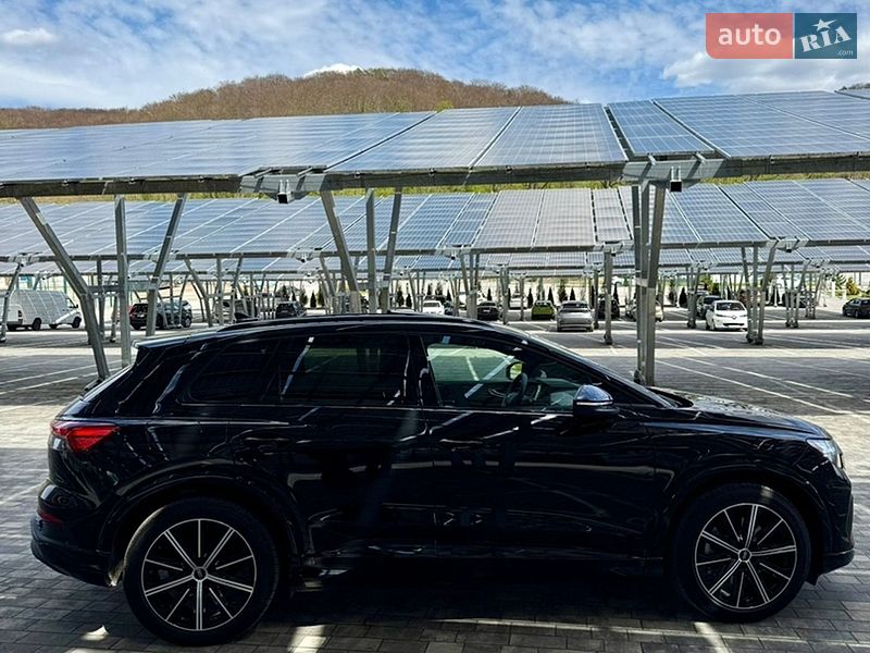 Внедорожник / Кроссовер Audi Q4 e-tron 2024 в Львове