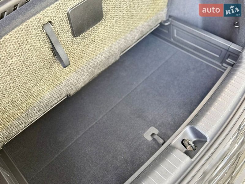 Внедорожник / Кроссовер Audi Q4 e-tron 2024 в Львове