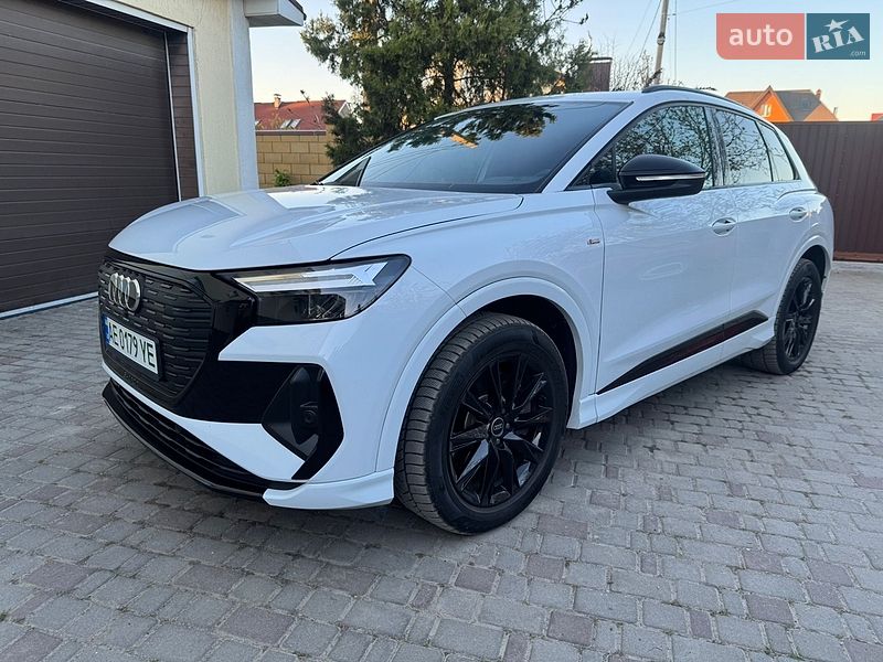 Внедорожник / Кроссовер Audi Q4 e-tron 2024 в Днепре