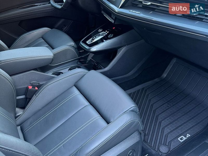 Внедорожник / Кроссовер Audi Q4 e-tron 2024 в Днепре