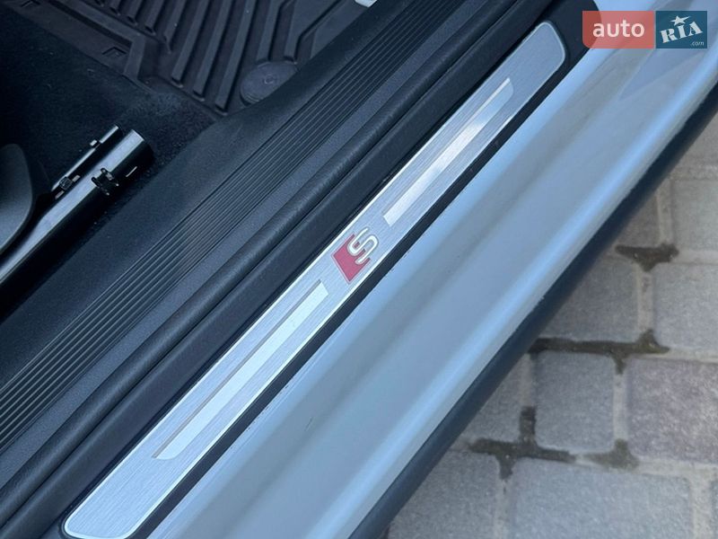 Внедорожник / Кроссовер Audi Q4 e-tron 2024 в Днепре