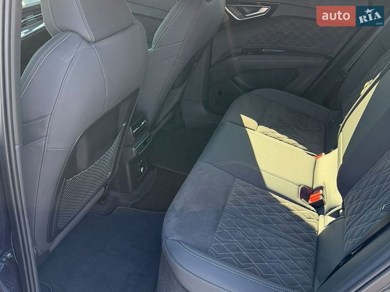 Внедорожник / Кроссовер Audi Q4 e-tron 2024 в Киеве